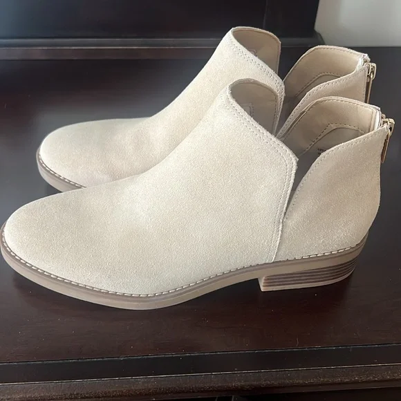 Lands End Cream Suede Ankle Boots - Picture 5 of 5